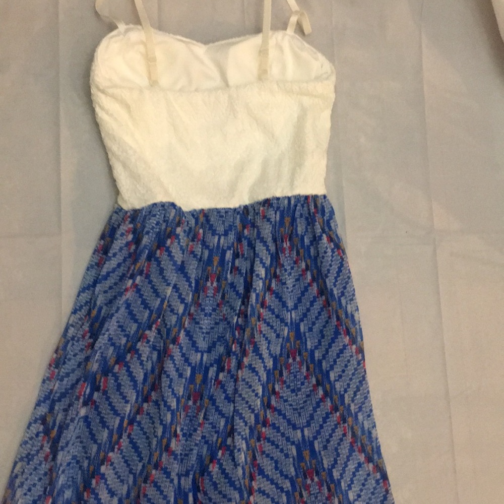 Dress - Picture 5 of 5